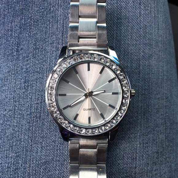 Watch - Picture 3 of 3